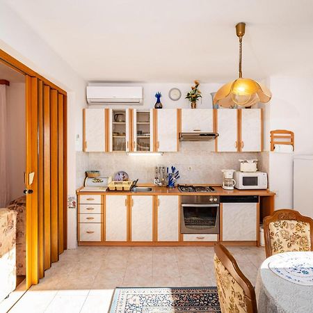 2 Bedroom Cozy Apartment In Zadar Extérieur photo