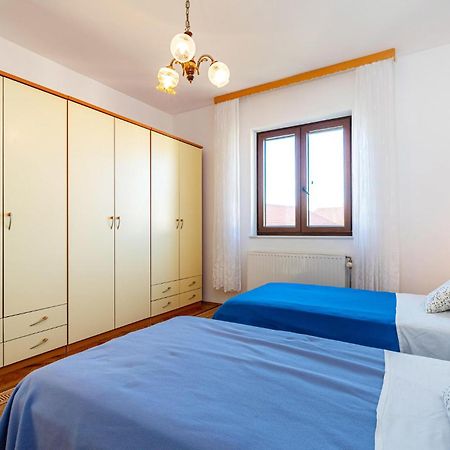 2 Bedroom Cozy Apartment In Zadar Extérieur photo