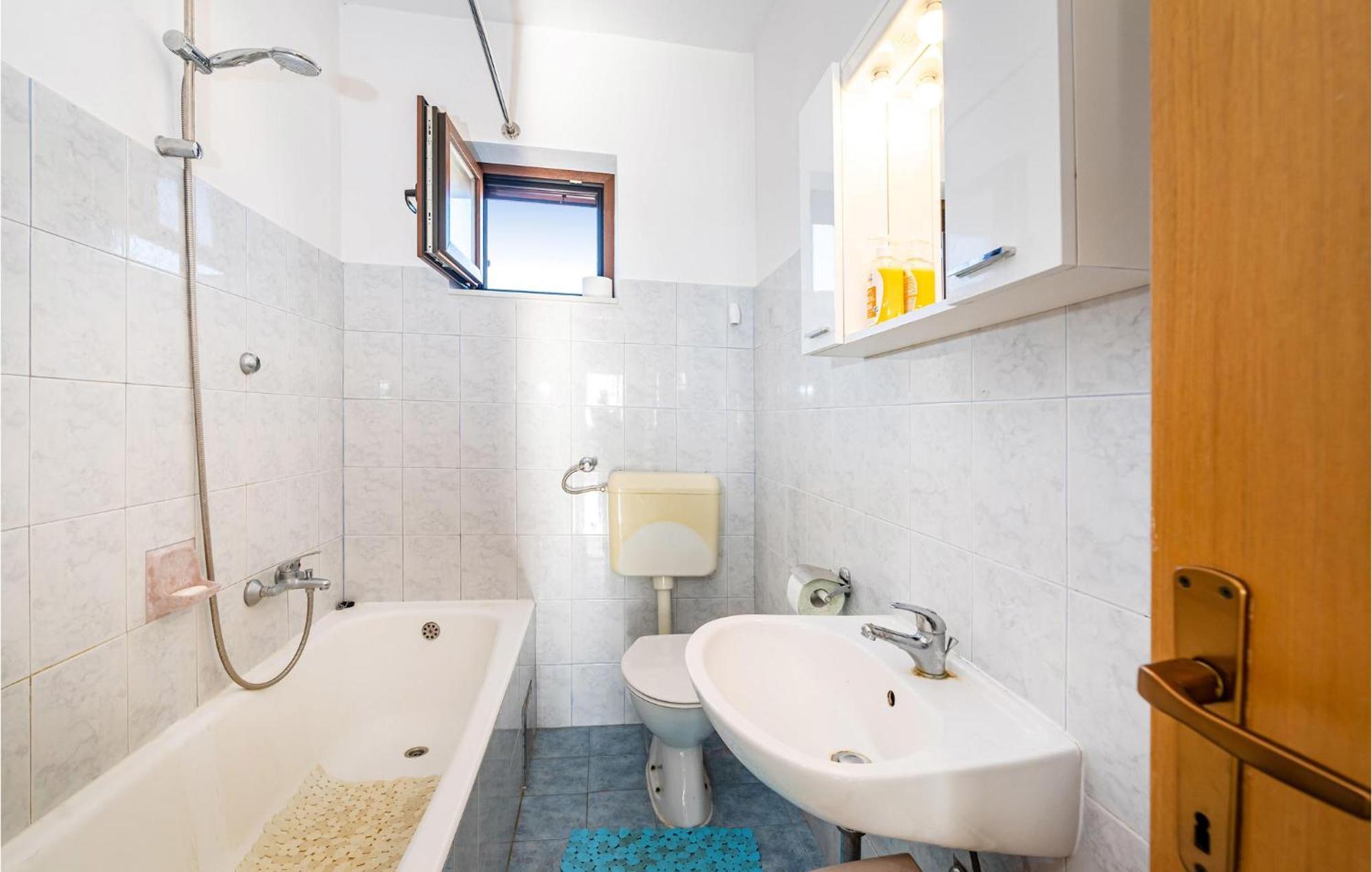 2 Bedroom Cozy Apartment In Zadar Extérieur photo
