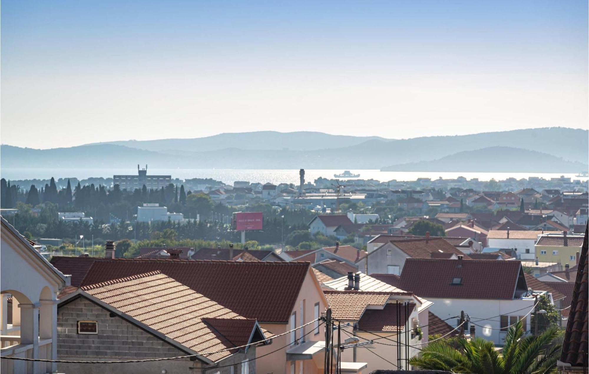 2 Bedroom Cozy Apartment In Zadar Extérieur photo