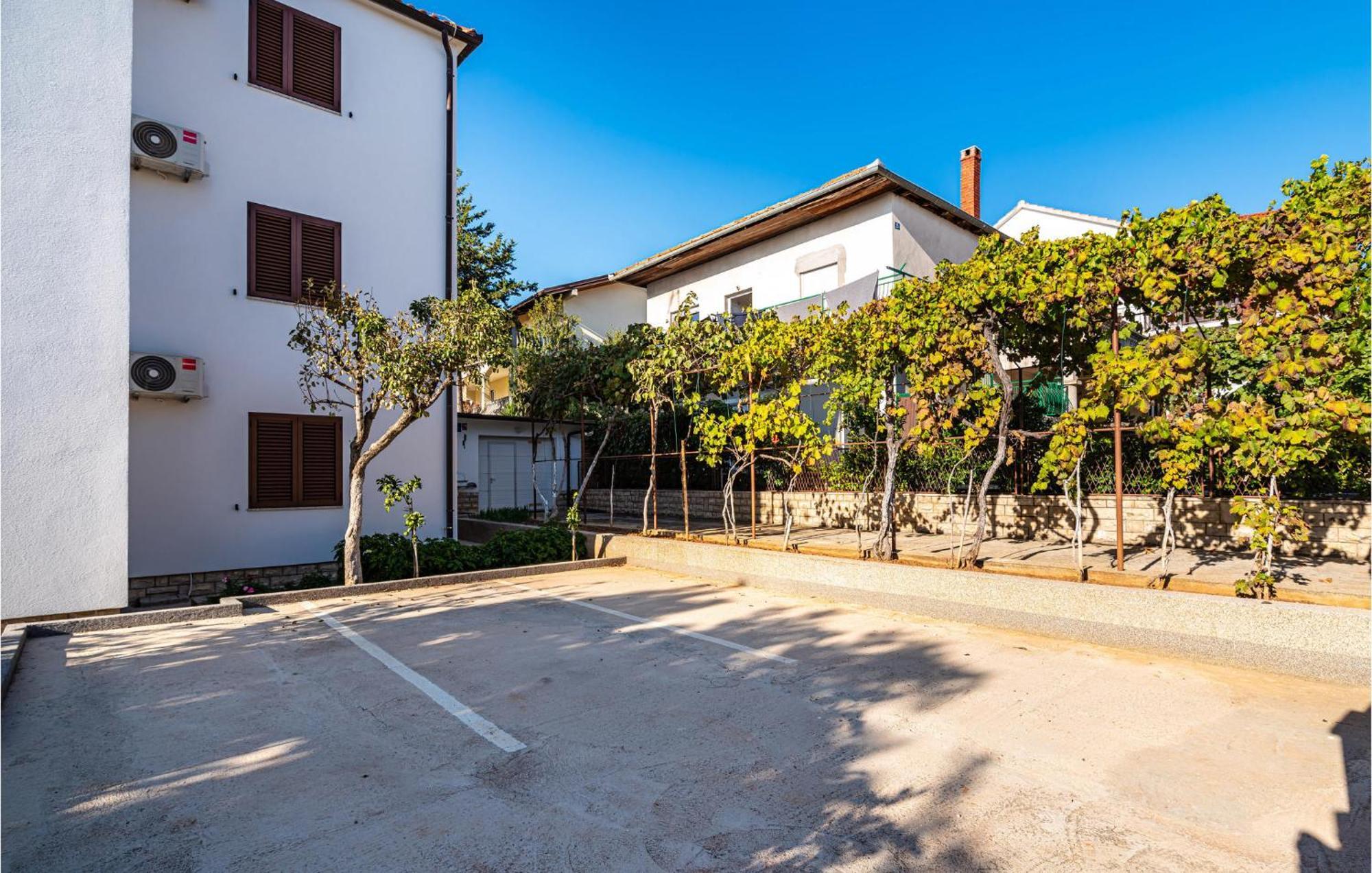 2 Bedroom Cozy Apartment In Zadar Extérieur photo