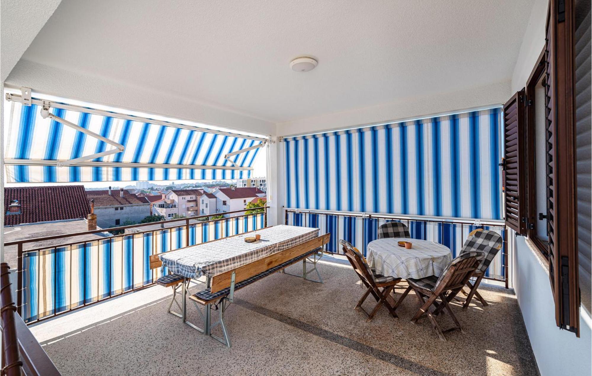 2 Bedroom Cozy Apartment In Zadar Extérieur photo