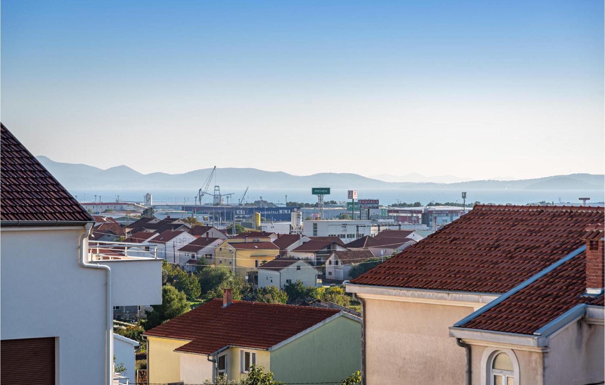2 Bedroom Cozy Apartment In Zadar Extérieur photo